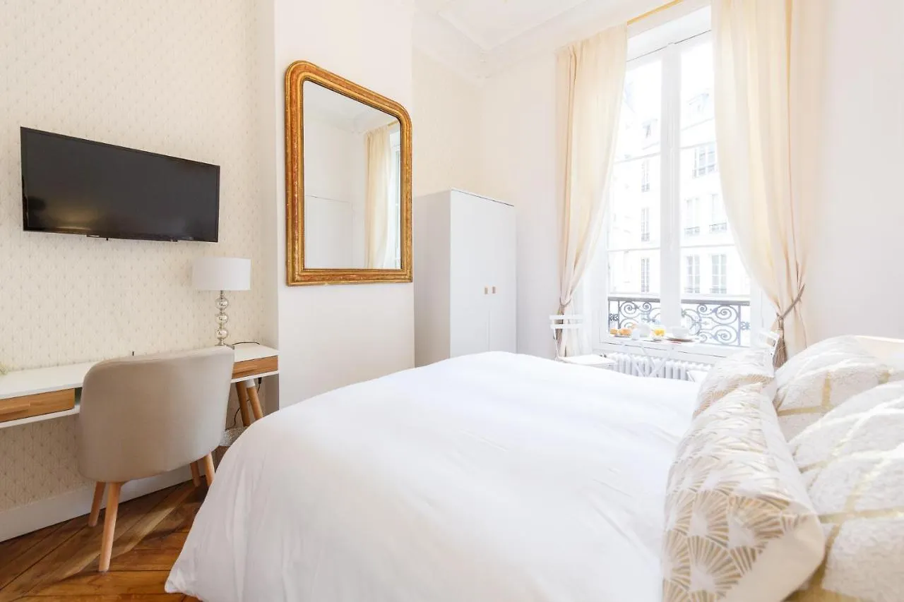 Maison De Lignieres - Guest House - Paris Quartier Champs-Elysees 3*,